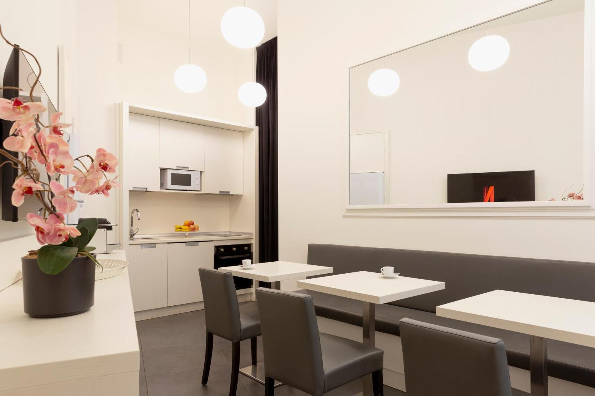 History Suite Essence Rome Buitenkant foto